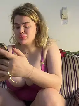 Snapshot of aydabella7777 chatting on 16, 12, 2025 aydabella7777 online show from 16, 12, 2025