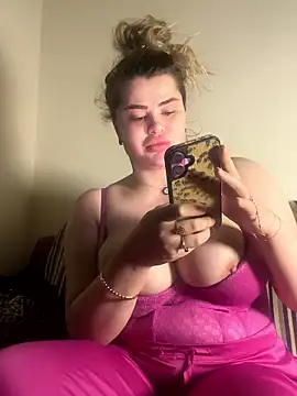 Snapshot of aydabella7777 chatting on 15, 1, 2026 aydabella7777 online show from 15, 1, 2026