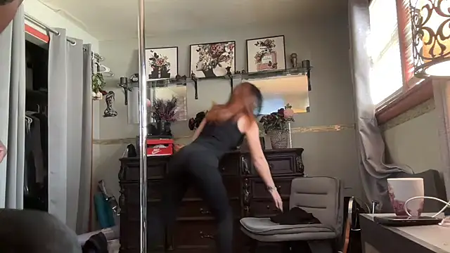 sexyred77713 online show from 6, 3, 2026