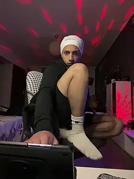 Snapshot of 1Richrichard1 chatting on 7, 6, 2026 1Richrichard1 online show from 7, 6, 2026