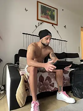 Snapshot of 1Richrichard1 chatting on 19, 5, 2026 1Richrichard1 online show from 19, 5, 2026