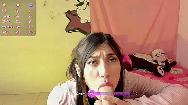 Snapshot of Alanaloiiss_ chatting on 17, 11, 2025 Alanaloiiss online show from 17, 11, 2025