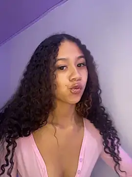 Snapshot of jadee8 chatting on 18, 9, 2025 jadee8 online show from 18, 9, 2025