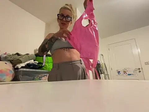 Molly slayy online show from 3, 10, 2025