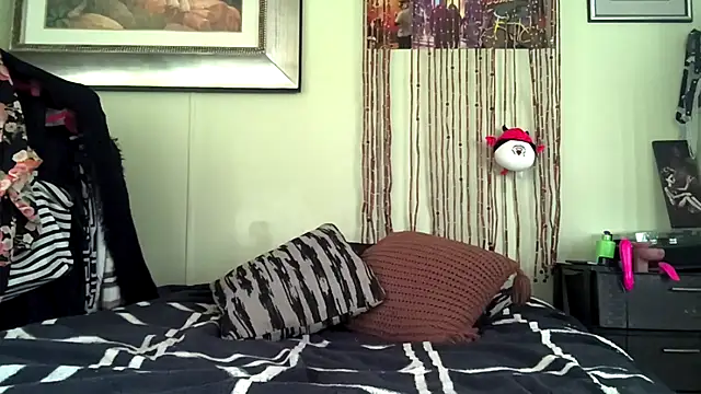 Snapshot of Keikomiller chatting on 16, 10, 2025 Keikomiller online show from 16, 10, 2025