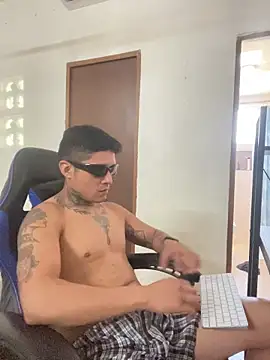 Snapshot of siilvestremx chatting on 28, 10, 2025 siilvestremx online show from 28, 10, 2025