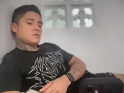 Snapshot of siilvestremx chatting on 24, 10, 2025 siilvestremx online show from 24, 10, 2025