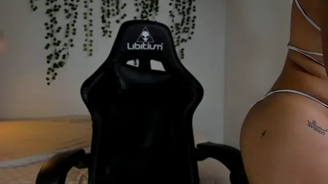 sara doll77 online show from 14, 4, 2026