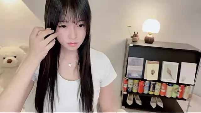 Snapshot of Onechestnut chatting on 17, 6, 2026 Onechestnut online show from 17, 6, 2026