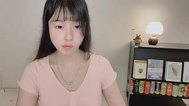 Snapshot of Onechestnut chatting on 27, 5, 2026 Onechestnut online show from 27, 5, 2026