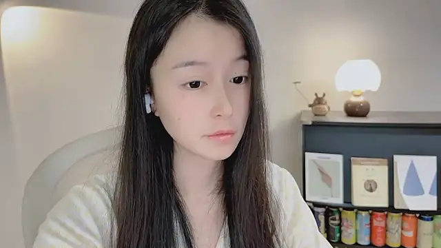 Snapshot of Onechestnut chatting on 14, 4, 2026 Onechestnut online show from 14, 4, 2026