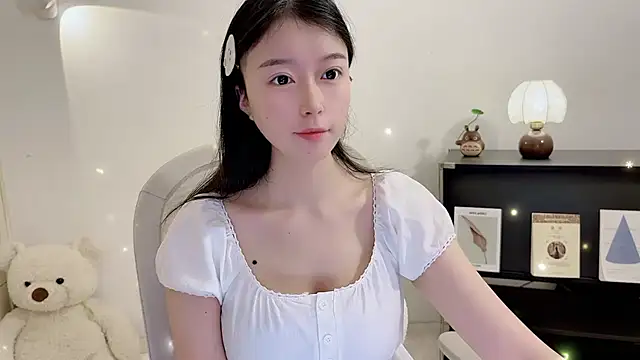 Onechestnut online show from 26, 11, 2025