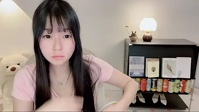 Snapshot of Onechestnut chatting on 26, 6, 2026 Onechestnut online show from 26, 6, 2026