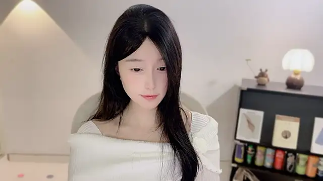 Onechestnut online show from 20, 12, 2025