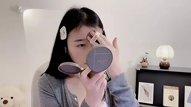 Onechestnut online show from 23, 11, 2025