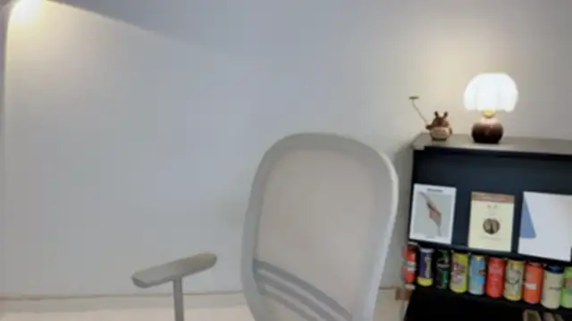 Snapshot of Onechestnut chatting on 6, 4, 2026 Onechestnut online show from 6, 4, 2026