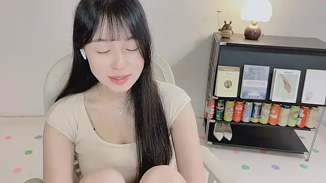 Snapshot of Onechestnut chatting on 20, 5, 2026 Onechestnut online show from 20, 5, 2026