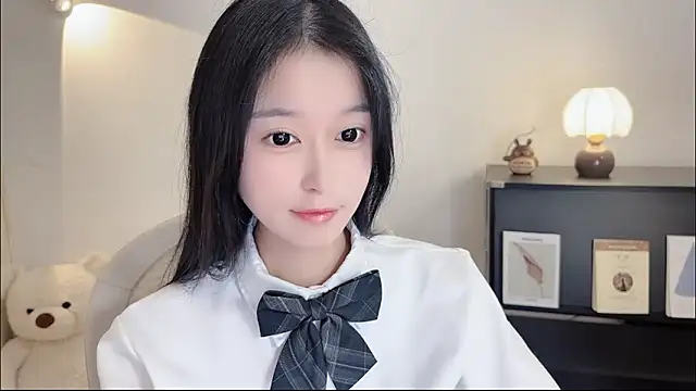 Onechestnut online show from 27, 10, 2025