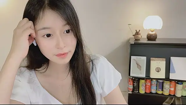 Snapshot of Onechestnut chatting on 19, 4, 2026 Onechestnut online show from 19, 4, 2026