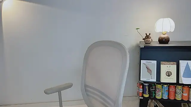 Snapshot of Onechestnut chatting on 7, 4, 2026 Onechestnut online show from 7, 4, 2026