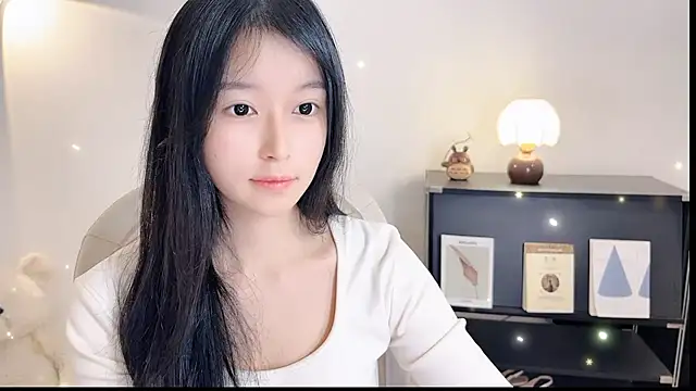 Onechestnut online show from 6, 11, 2025