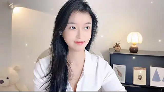 Onechestnut online show from 5, 11, 2025