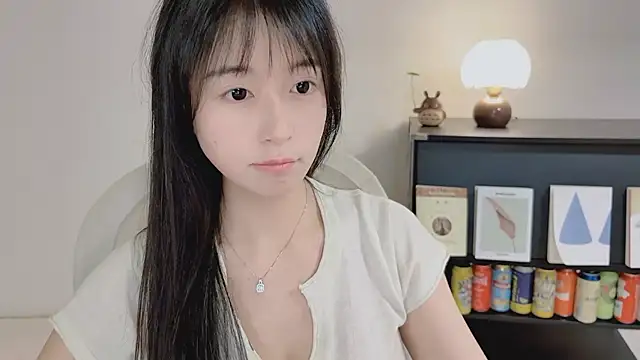 Snapshot of Onechestnut chatting on 11, 5, 2026 Onechestnut online show from 11, 5, 2026