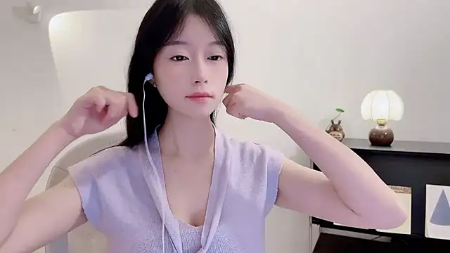 Onechestnut online show from 17, 11, 2025