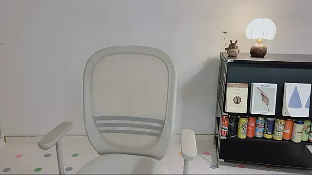 Snapshot of Onechestnut chatting on 13, 5, 2026 Onechestnut online show from 13, 5, 2026