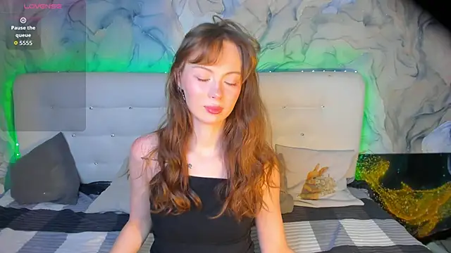 LolaMeddisson online show from 19, 12, 2025