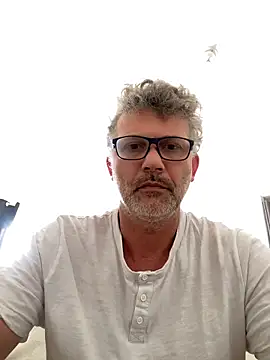 Snapshot of max219 chatting on 20, 4, 2026 max219 online show from 20, 4, 2026