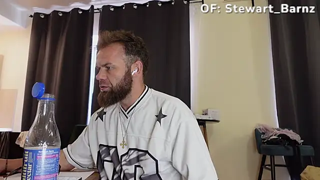 Snapshot of Stewart_Barnz chatting on 5, 5, 2026 Stewart Barnz online show from 5, 5, 2026