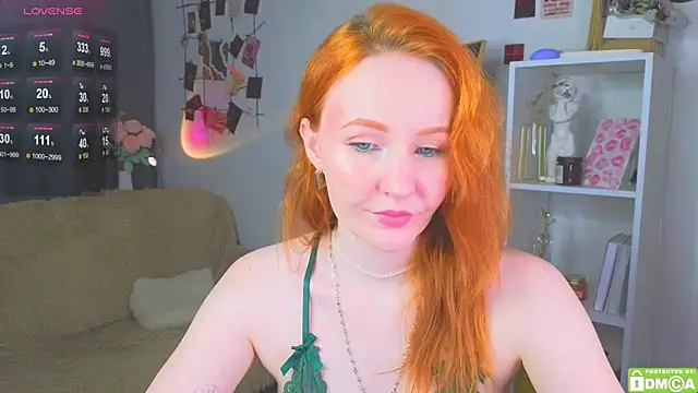 Snapshot of JoyceJones chatting on 14, 10, 2025 JoyceJones online show from 14, 10, 2025