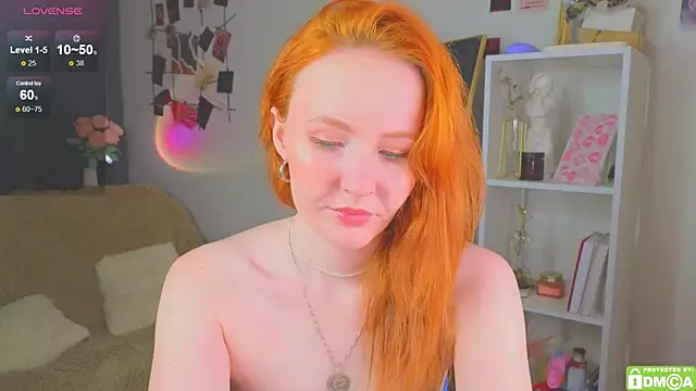 Snapshot of JoyceJones chatting on 7, 10, 2025 JoyceJones online show from 7, 10, 2025