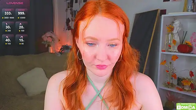 Snapshot of JoyceJones chatting on 4, 11, 2025 JoyceJones online show from 4, 11, 2025