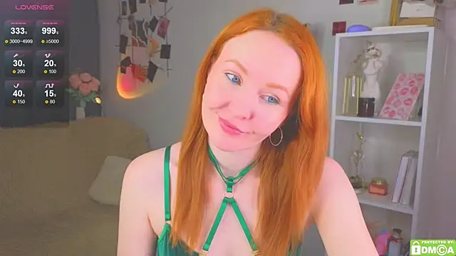 Snapshot of JoyceJones chatting on 11, 10, 2025 JoyceJones online show from 11, 10, 2025