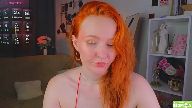 Snapshot of JoyceJones chatting on 8, 11, 2025 JoyceJones online show from 8, 11, 2025