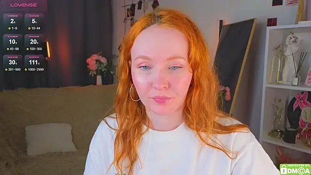 Snapshot of JoyceJones chatting on 1, 12, 2025 JoyceJones online show from 1, 12, 2025