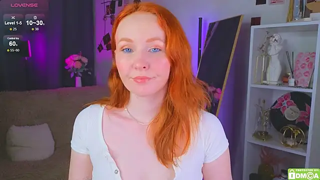 Snapshot of JoyceJones chatting on 7, 11, 2025 JoyceJones online show from 7, 11, 2025