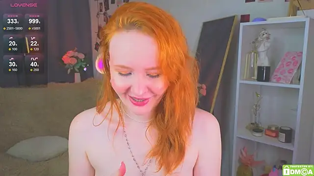 Snapshot of JoyceJones chatting on 24, 10, 2025 JoyceJones online show from 24, 10, 2025