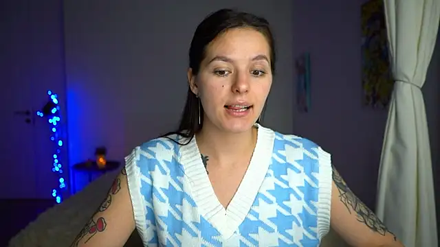 EwelynScott online show from 1, 12, 2025