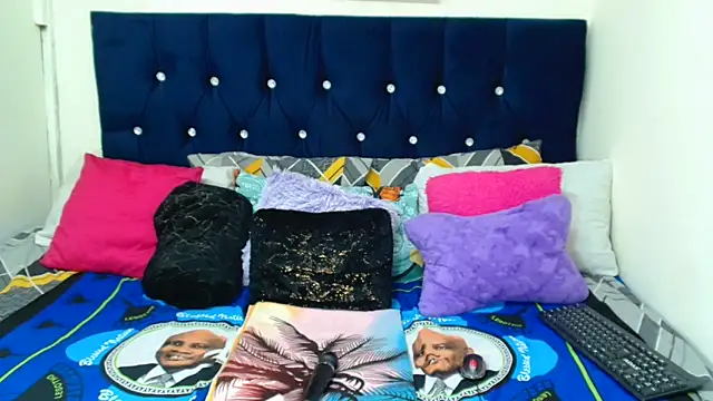 Snapshot of SexyMellon chatting on 4, 10, 2025 SexyMellon online show from 4, 10, 2025