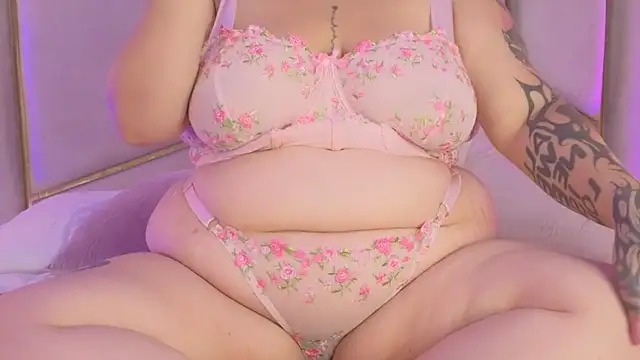 Miiss Bubble online show from 28, 11, 2025