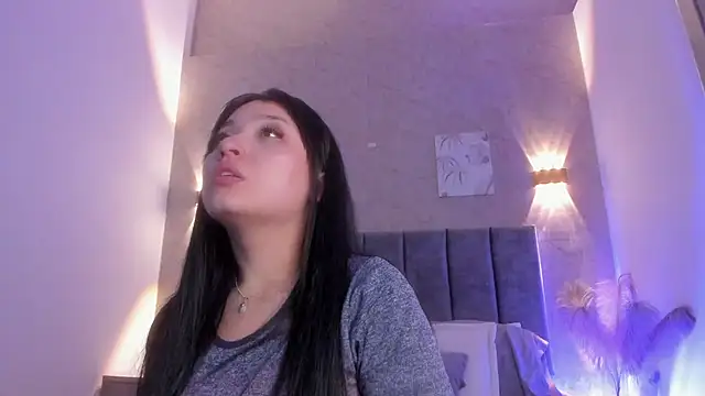 Lunaa bellaa online show from 28, 3, 2026