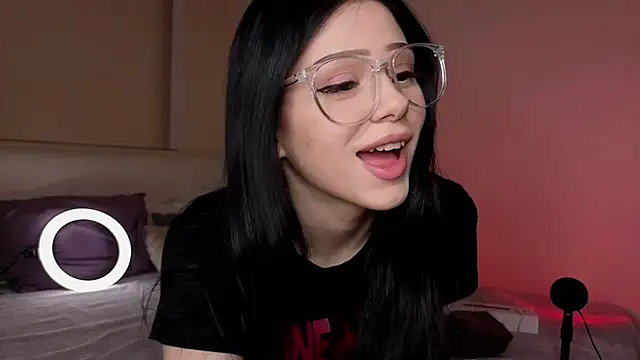 KateHardcastle online show from 24, 10, 2025