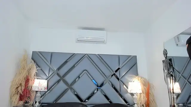 Milan LewisS online show from 22, 10, 2025