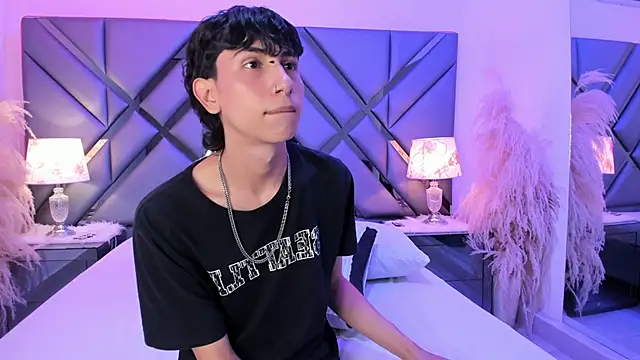 Milan LewisS online show from 23, 2, 2026