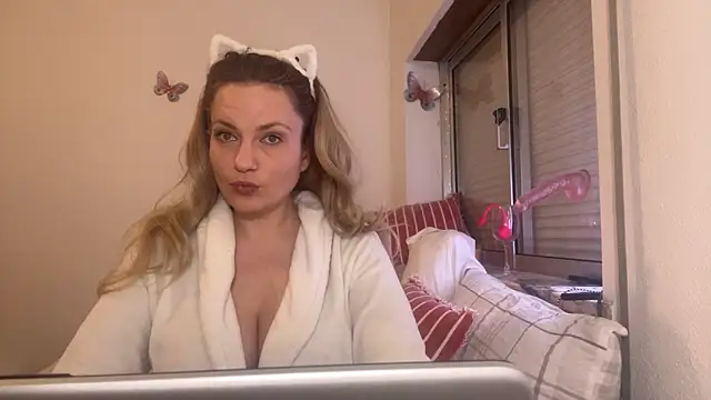 Snapshot of UnderWunder chatting on 23, 2, 2026 UnderWunder online show from 23, 2, 2026