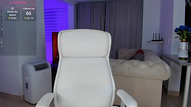 MeganScott online show from 25, 11, 2025