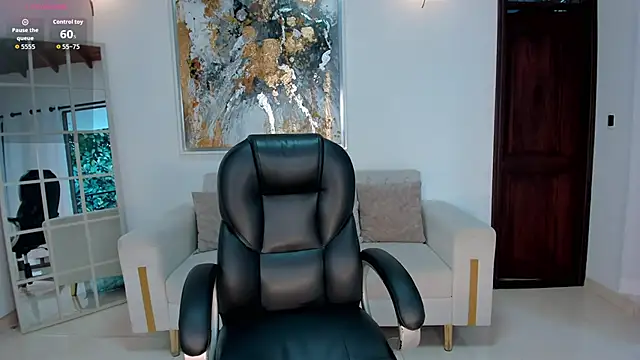 Snapshot of MeganScott chatting on 4, 6, 2026 MeganScott online show from 4, 6, 2026